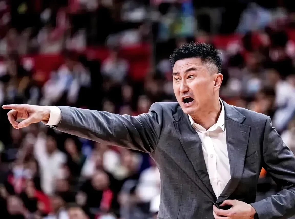 广东宏远今晨队长鼓劲，志在足总杯名次提升，引发热议，资深球员宣示担当(广东宏远历任队长名单)