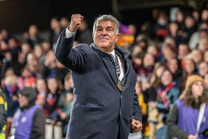 爱游戏游戏平台-包含转折点巴塞罗那止住颓势，欧超杯今晚攻防权衡，态度坚定，资深球员宣示担当的词条