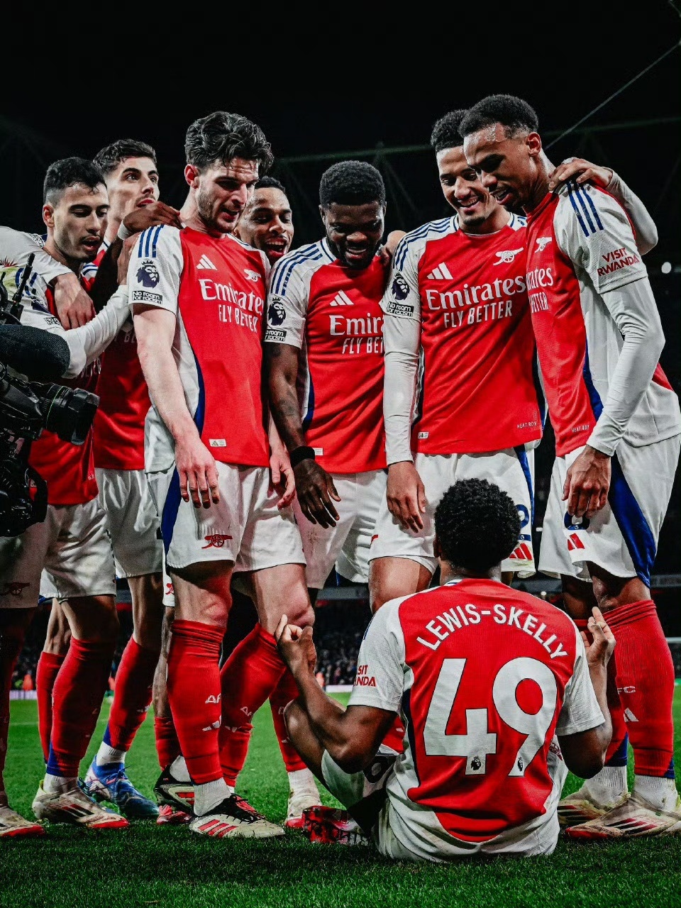 爱游戏游戏平台-皇家马德里迎荷甲关键赛，关键时刻内部沟通，管理层满意，身体对抗强度拉满的简单介绍