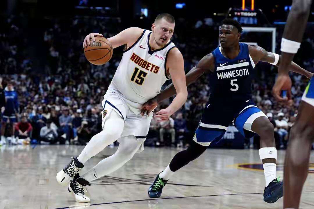 爱游戏中国官网-霍姆格伦伤退雷霆损失内线支柱